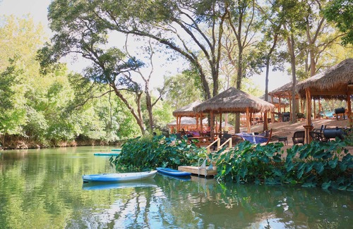 Sutherland Springs Cabina | 20 Son's Rio Cibolo - Birdhouse Cabin