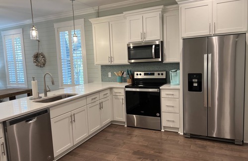 Jekyll Island Condominio | 20% weekly discount! 3 BR Condo. End Unit. Walk to Marina & Zachrys!