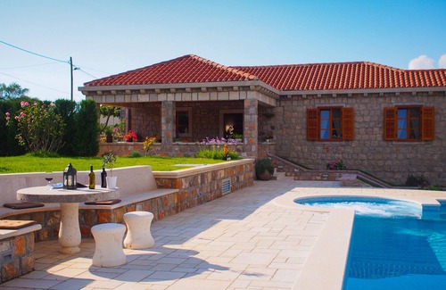 Gruda Casa | 2000m2 property since16th century, Big Pool, Gardens, True Nature