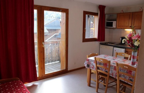 Saint-Etienne-en-Devoluy Apartamento | 200m from resort center, 7th floor, view mountain, balcony, parking, tv, ski locker, 21m²
