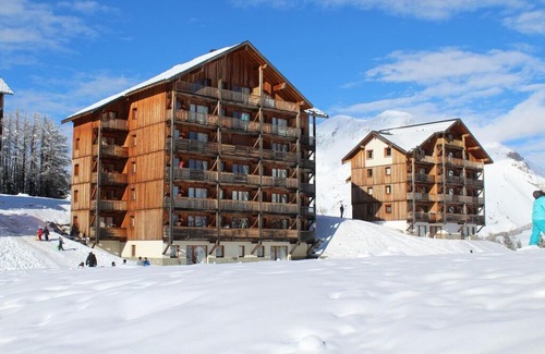 Saint-Etienne-en-Devoluy Apartamento | 200m from resort center, 7th floor, view mountain, balcony, parking, tv, ski locker, 21m²
