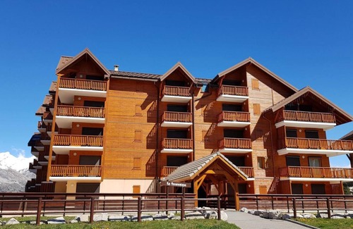 La Joue du Loup Apartamento | 50m del centro estación, 2.o piso, vista pistas, balcón, tv, local para esquís, 36m²