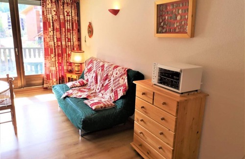 La Joue du Loup Apartamento | Wifi, 50m del centro estación, 3.o piso, balcón, tv, local para esquís, 25m², La Joue du Loup
