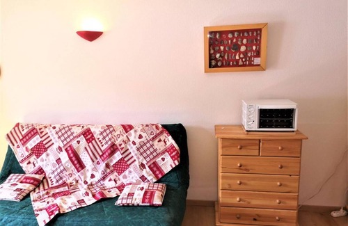 La Joue du Loup Apartamento | Wifi, 50m del centro estación, 3.o piso, balcón, tv, local para esquís, 25m², La Joue du Loup