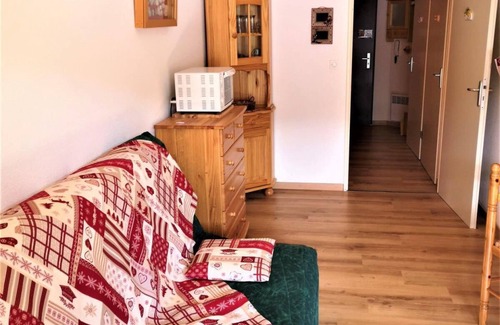 La Joue du Loup Apartamento | Wifi, 50m del centro estación, 3.o piso, balcón, tv, local para esquís, 25m², La Joue du Loup