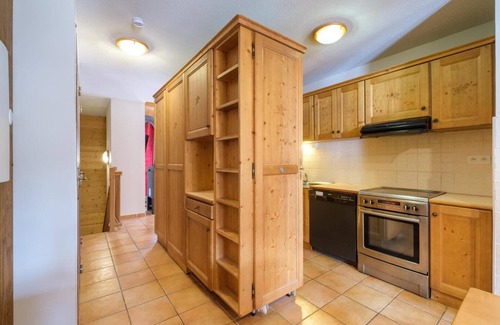 Lanslevillard Apartamento | 200m del centro estación, piscina, sauna, hammam, balcón, chimenea o estufa a leña, parking, tv