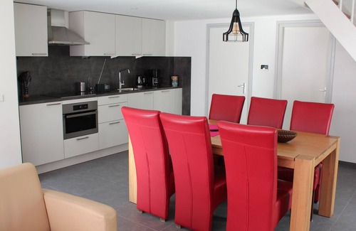 Stavenisse Casa | 200 metros del mar, casa para 6 personas con sauna, piscina, tenis y parque infantil.