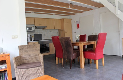 Stavenisse Casa | Bungalow a 200 m del mar para 6 personas, en un pequeño parque con cabina de ducha.