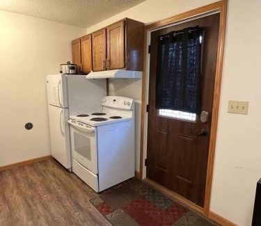 Tomah Apartamento | 201 E Veterans St Apt I by Patriot Properties