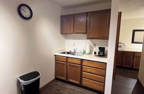 Tomah Apartamento | 201 E Veterans St Apt J by Patriot Properties