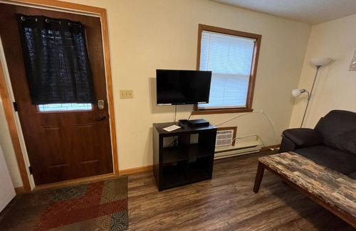 Tomah Apartamento | 201-I E Veterans St by Patriot Properties