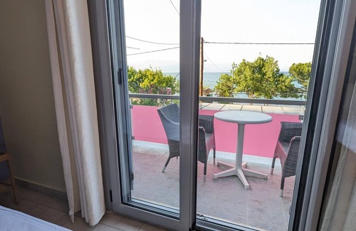 Kamena Vourla Casa | 201 | Okeania 4 persons Room 1st Floor