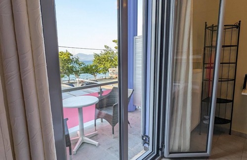 Kamena Vourla Casa | 201 | Okeania 4 persons Room 1st Floor