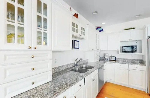 Little Salisbury Casa | ⭐️201 St. Kitts Gorgeous 50 steps to Beach Freshly Painted⭐️