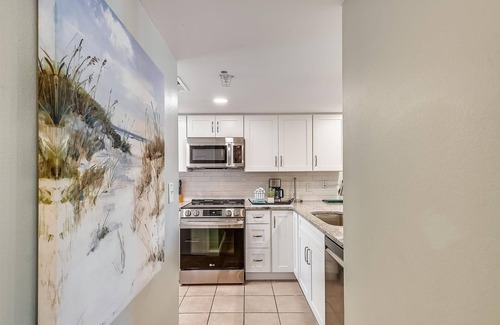 Fort Walton Beach Condominio | 201AB Seacrest is a Gulf Front 3 BR by RedAwning