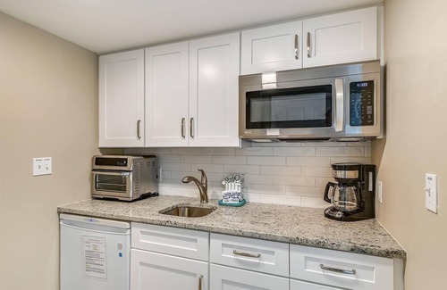 Fort Walton Beach Condominio | 201AB Seacrest is a Gulf Front 3 BR by RedAwning