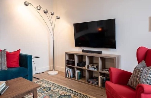 Wolfville Casa | 202 - Wolfville Main Street 2-Bed Suite with Patio