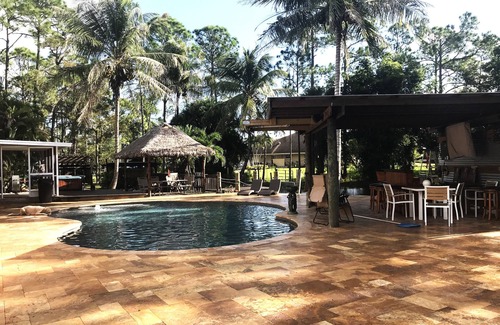 Hunt Club Casa | 2020 Travel Trailer with 1 queen bedroom & a king or 2 twins & pool