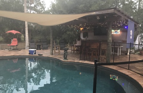 Hunt Club Casa | 2020 Travel Trailer with 1 queen bedroom & a king or 2 twins & pool