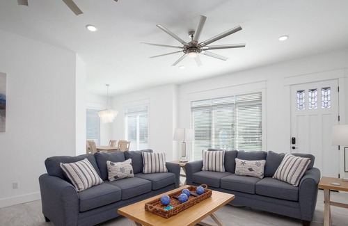 Laguna Beach Estates Casa | 20206 First Ave by Blue Swell