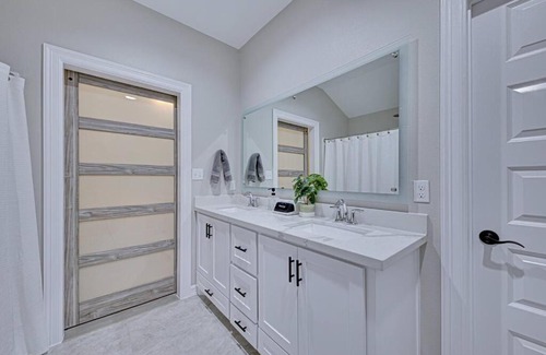 Flour Bluff Casa | 2022 Built Modern Family-Friendly Oasis