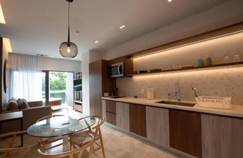 Zazil-ha Apartamento | 2022 Modern Condo Steps to the Ocean w/Hot Tub
