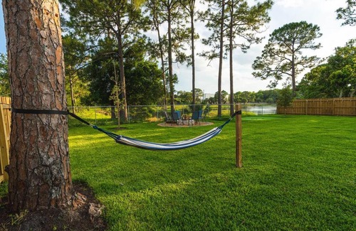 Jupiter Casa | 2023 Built! FineArt, Putt-Putt, Hammock, Backyard, Pet and Kid friendly