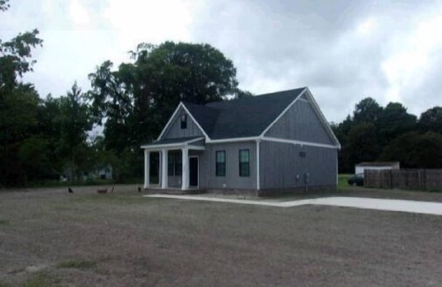 Elizabeth City Casa | 2024 Modern Farmhouse- Cozy Vibes, Rural Charm