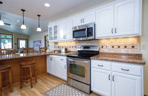 Luxemburg Casa | 2025 Green Bay Draft Rental: Touchdown on the Bay
