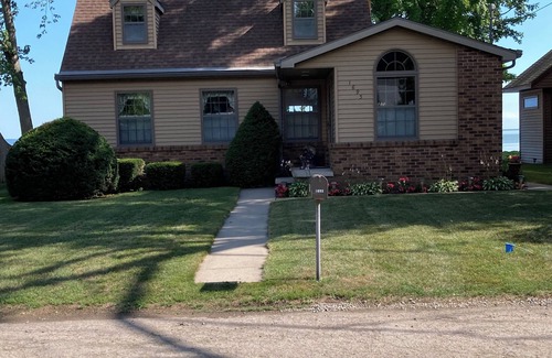 Forest Junction Cabaña | 2025 NFL Draft, Green Bay Packer home games and EAA rental on Lake Winnebago
