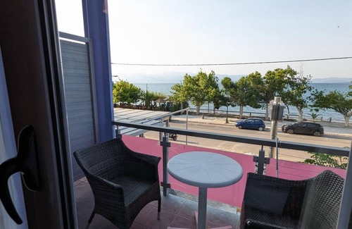 Kamena Vourla Casa | 203 | Okeania Double Room 1st Floor