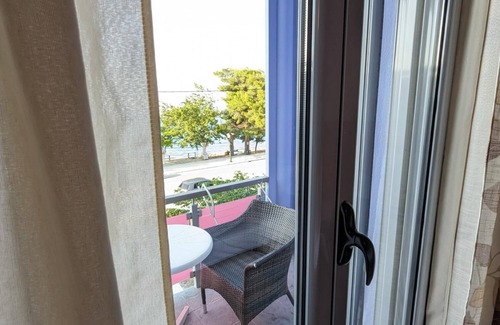 Kamena Vourla Casa | 204 | Okeania 3 persons Room 1st Floor
