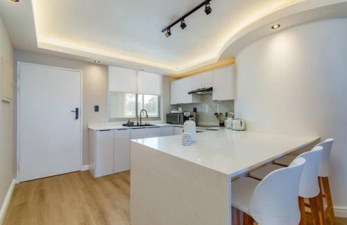 Strand Apartamento | 204 Wavecrest Strand Beach Villa
