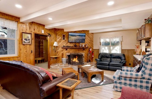 Big Bear Lake Chalet De Esquí | 2042-swiss Haus 6 Bedroom Home by Redawning