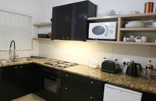 Mouille Point Hotel | 205 New Cumberland