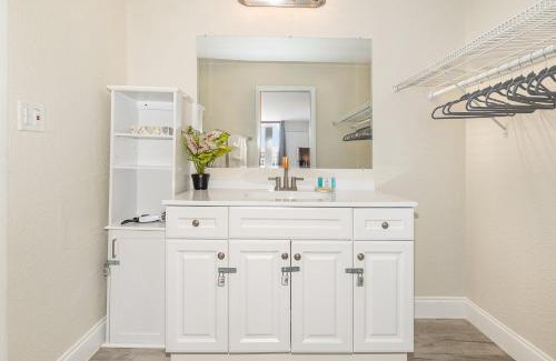 Kissimmee Casa | 2050 E IRLO BRONSON 1BED