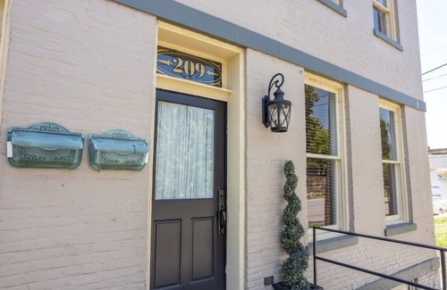 Madison Casa | #209 Kings, River View, Deck, Bicentennial Park
