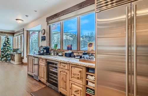 Highland Meadows Casa | 2095 Vermont Rd., West Vail Home -Hot Tub on Deck, Chef`s Kitchen, and Great Views!