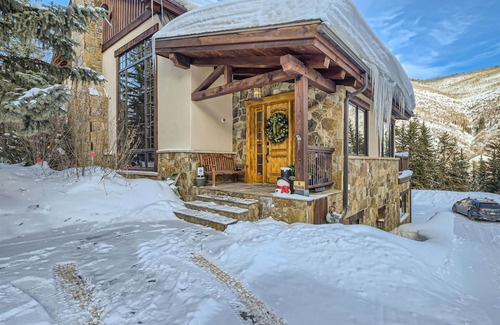 Highland Meadows Casa | 2095 Vermont Rd., West Vail Home -Hot Tub on Deck, Chef`s Kitchen, and Great Views!