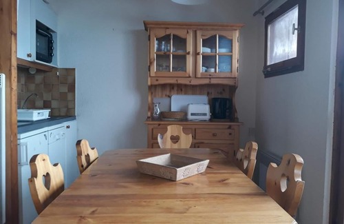 Plagne Villages Apartamento | Centro estación, 4.o piso, vista pistas, tv, local para esquís, 42m², La Plagne