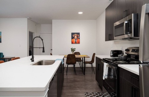 Whitestown Apartamento | 20mins DT Indy| Sleeps 5 | Radiant Vibes Spacious