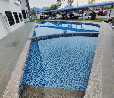 Taman Rapat Damai Casa | 20p Ipoh, Semi D, shared pool