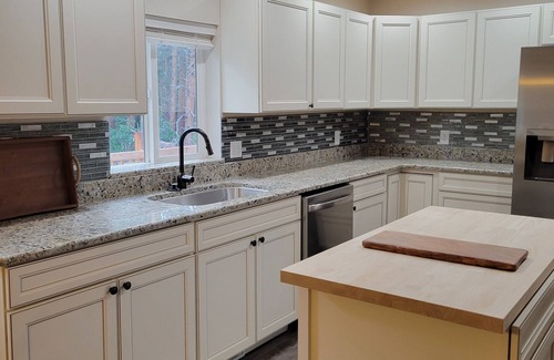 Rye Casa | 21 Acre Paradise-sleeps 11 in wooded wonderland