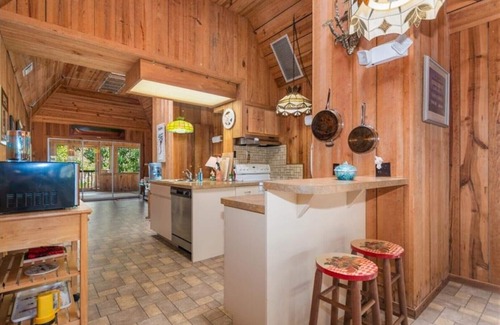 Florida Gulf Coast Casa | 210 Wheeler - Awesome Home - 4 beds / 4 baths - 1 block from Gulf!