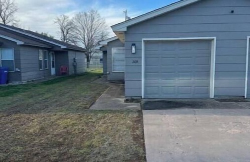 Enid Casa | 2105 Quiet 2 Bed/1 Bath Duplex,1 King and 1 Queen