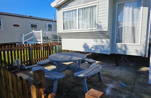 Burnham-on-Sea Otro | 211 Holiday Resort Unity 6 berth Passes Optional No Pets