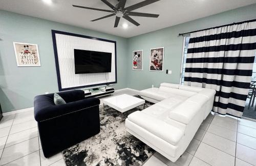 Davenport Casa | 2127LC- Windsor Island home