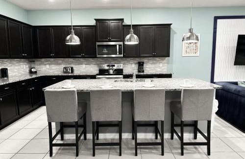 Davenport Casa | 2127LC- Windsor Island home