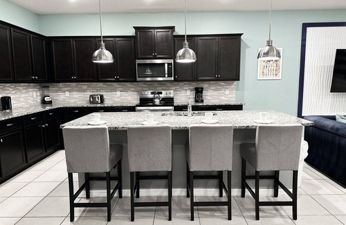 Davenport Casa | 2127LC- Windsor Island by RedAwning