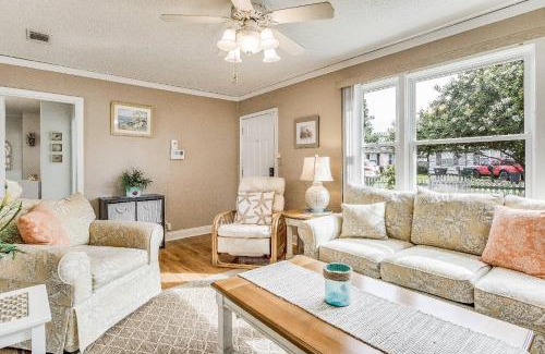 Navy Point Casa | 214 Payne Rd